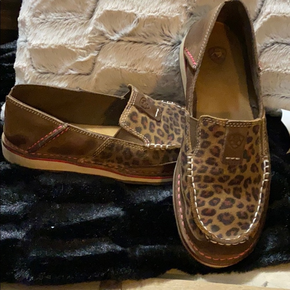 Women arias loafers